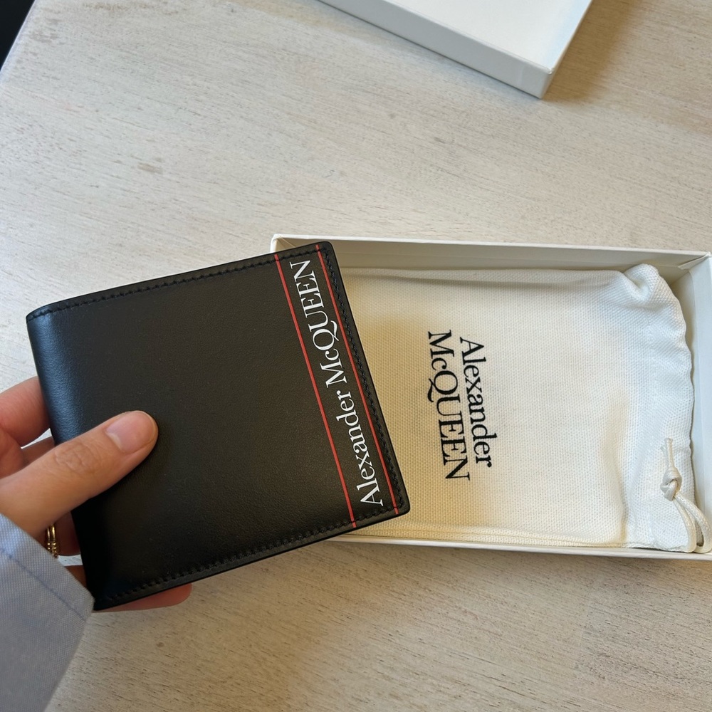 Alexander McQueen NIB Tape Logo bifold wallet men’s
